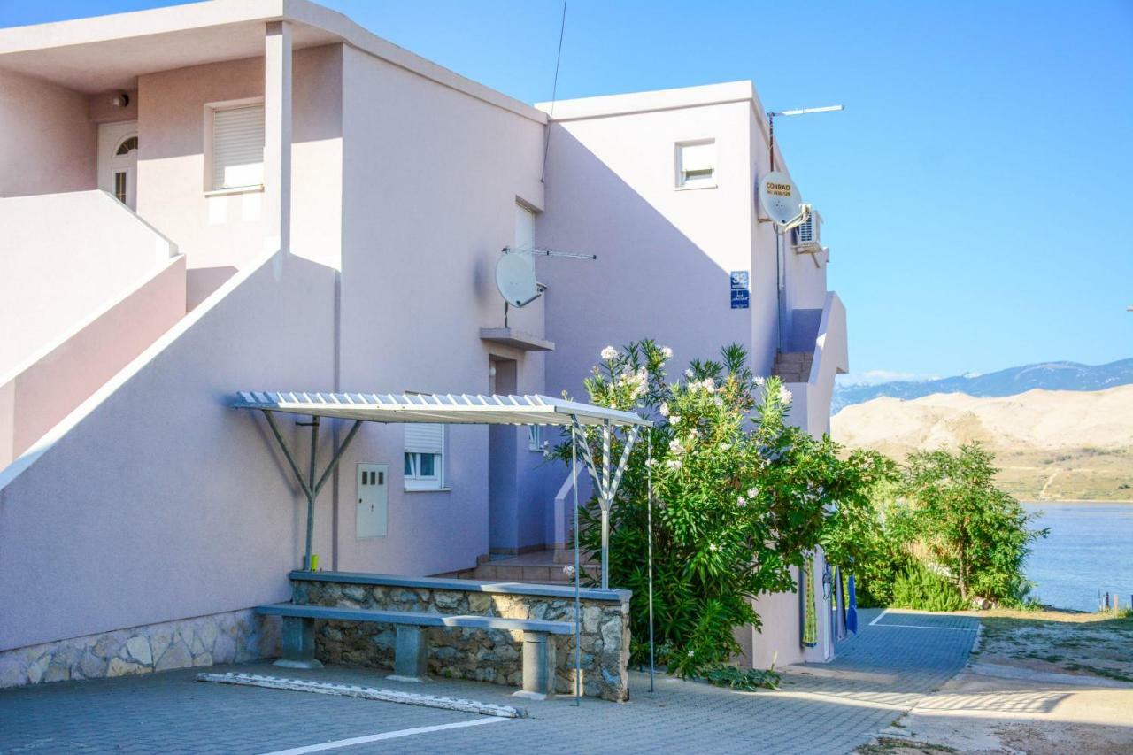 Apartmani prvi red do mora Pag Town Exterior foto