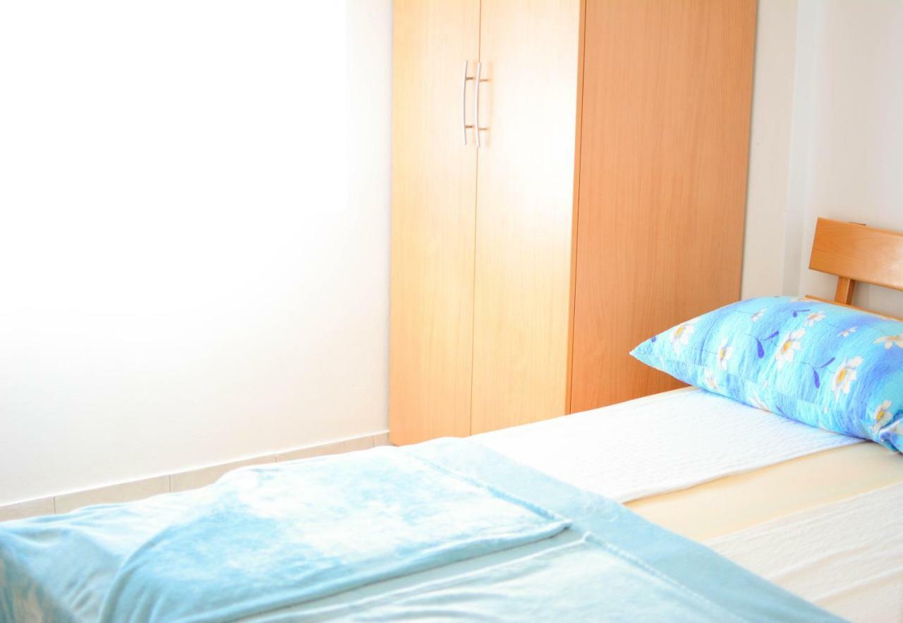 Apartmani prvi red do mora Pag Town Exterior foto