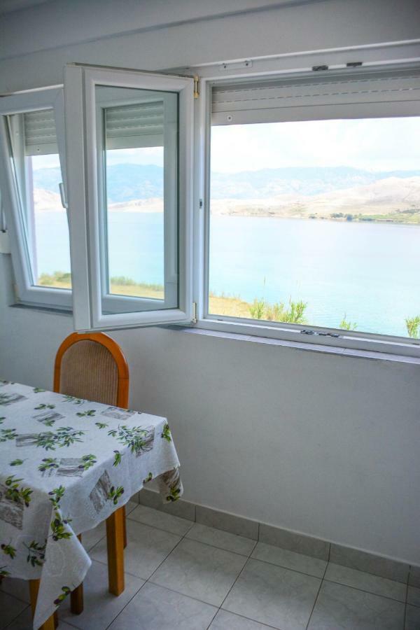Apartmani prvi red do mora Pag Town Exterior foto